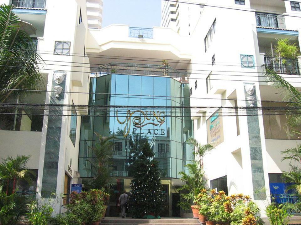 Young Place Bangkok Exterior foto